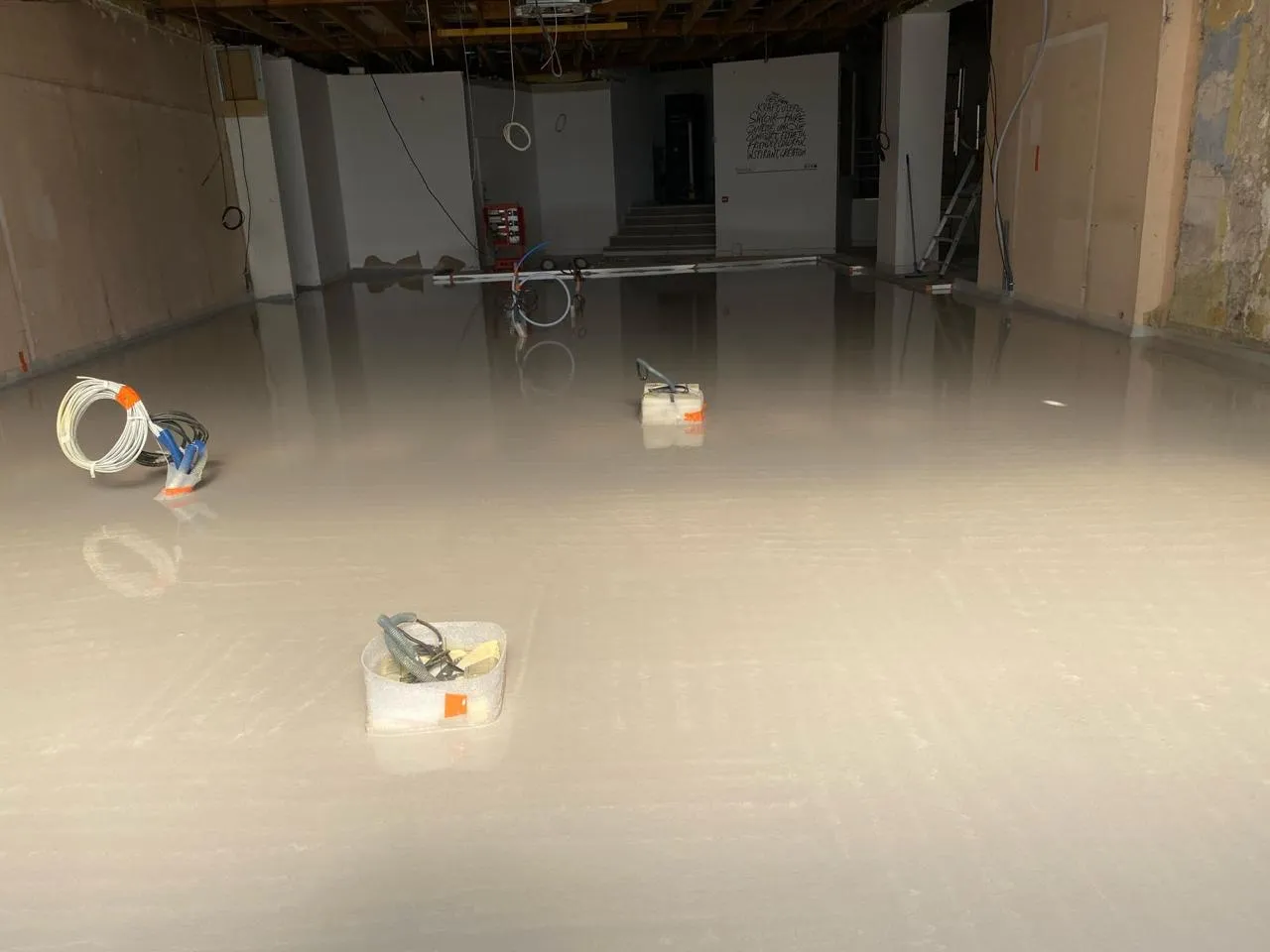 Chape liquide surface miroir grand plateau